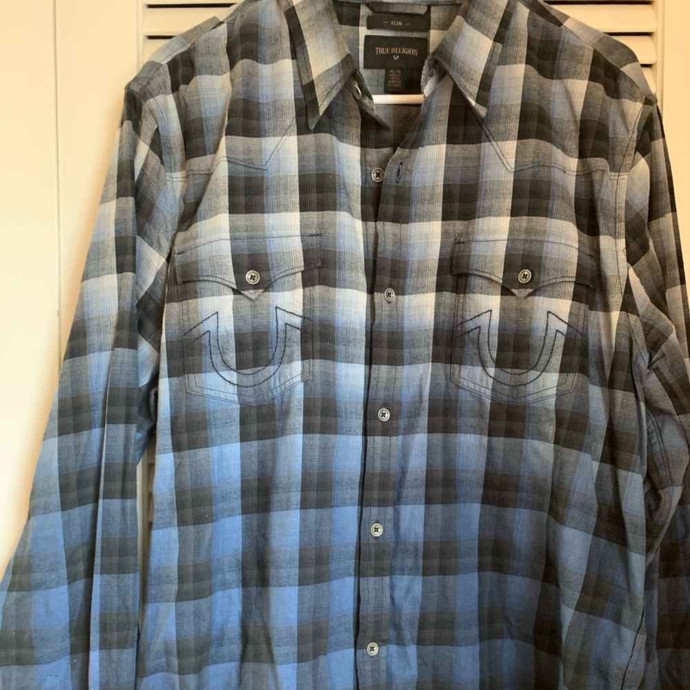 Men’s long sleeve button down shirt